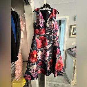 Kay Unger size 12 BRAND NEW WITH TAGS